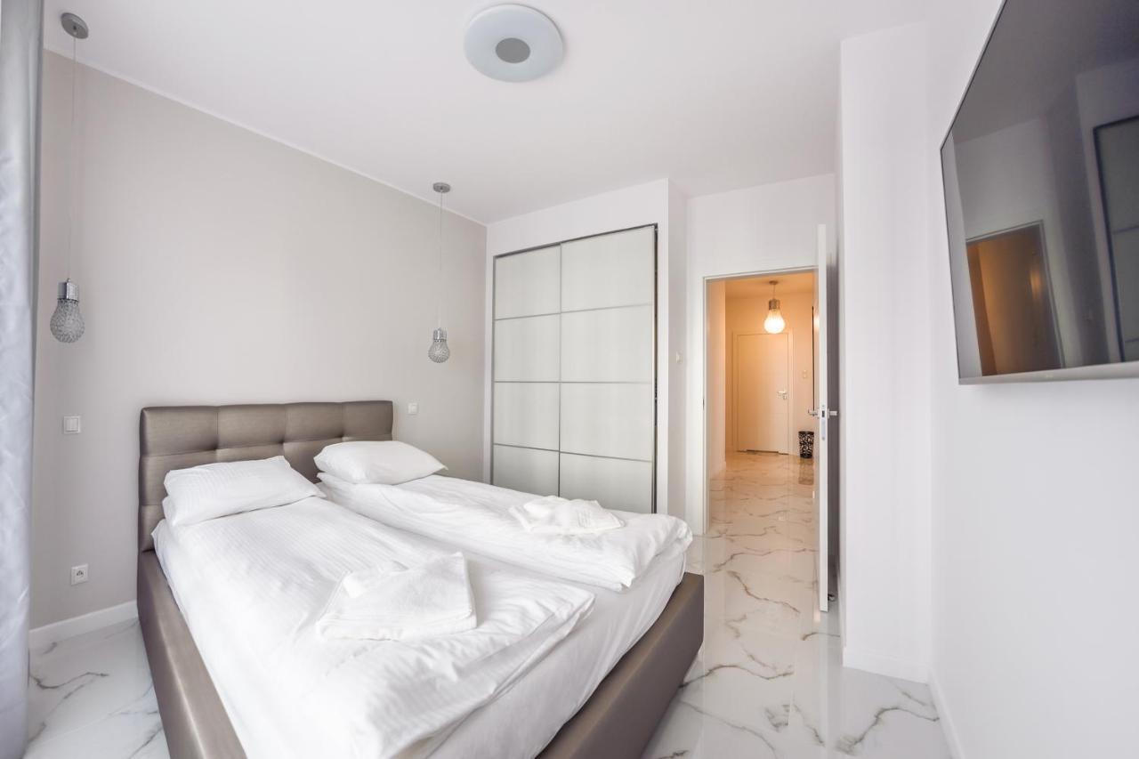 Luxury Long Island Suite Gdańsk Exteriör bild
