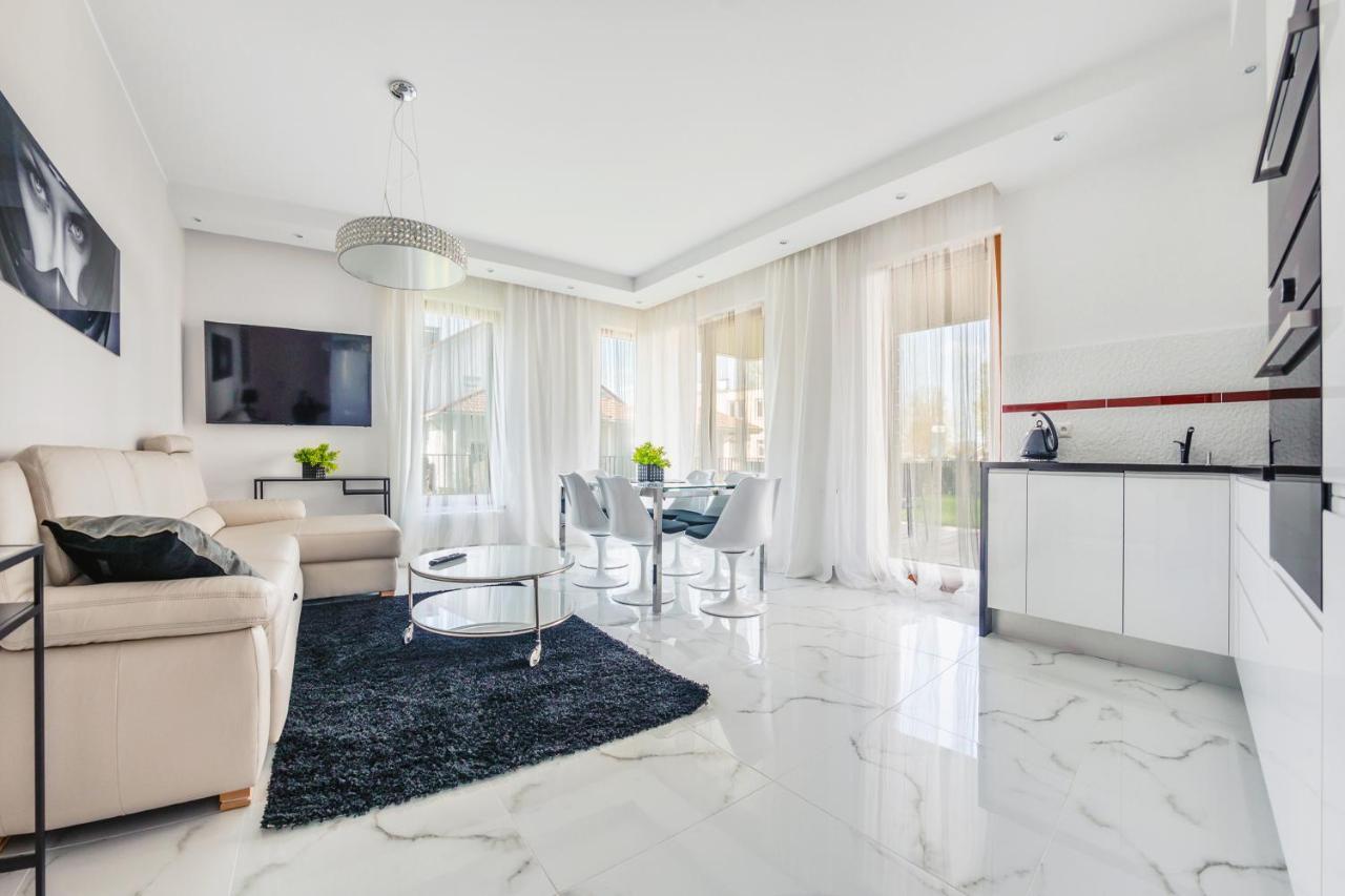 Luxury Long Island Suite Gdańsk Exteriör bild