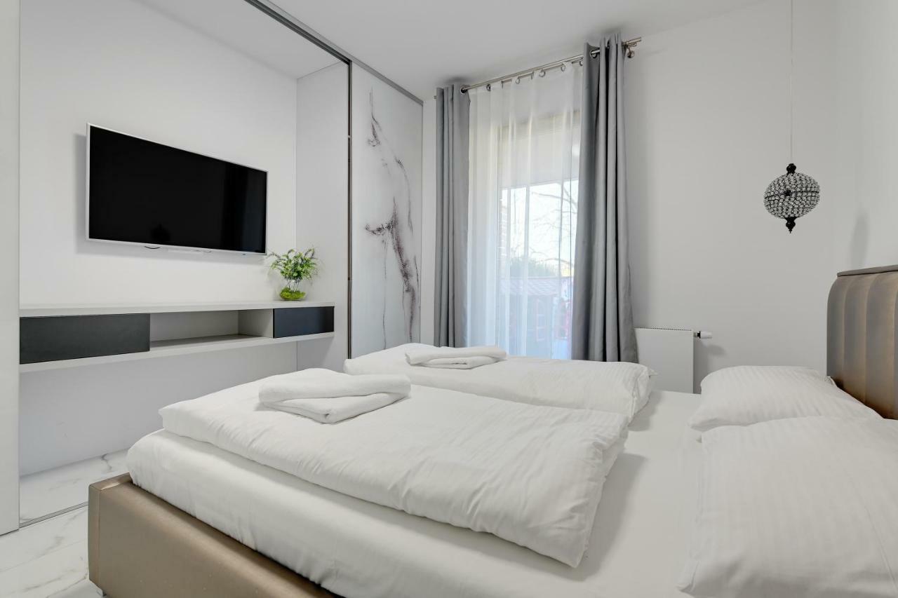 Luxury Long Island Suite Gdańsk Exteriör bild