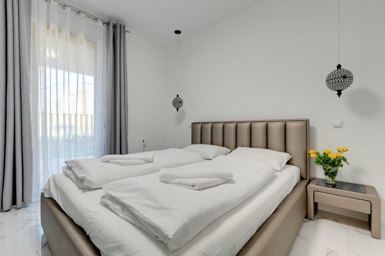 Luxury Long Island Suite Gdańsk Exteriör bild