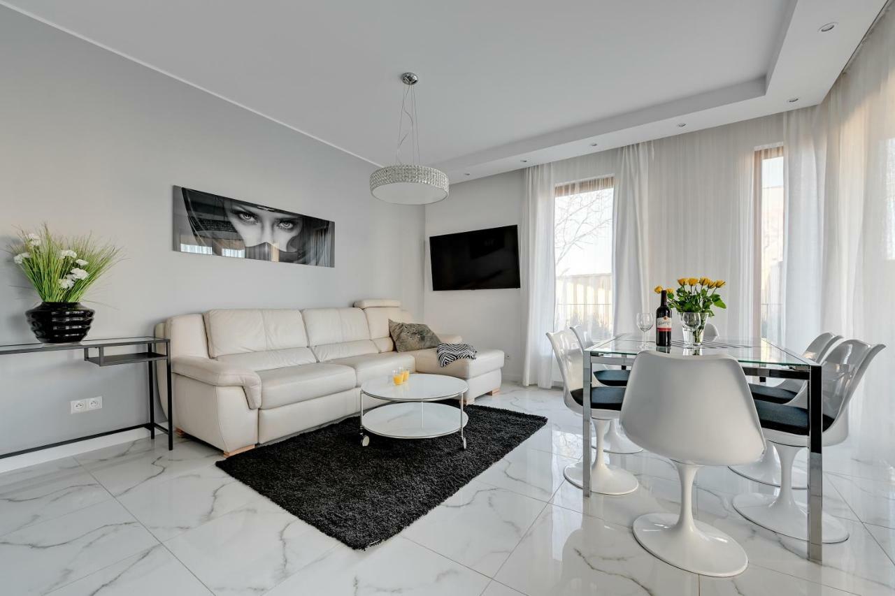 Luxury Long Island Suite Gdańsk Exteriör bild
